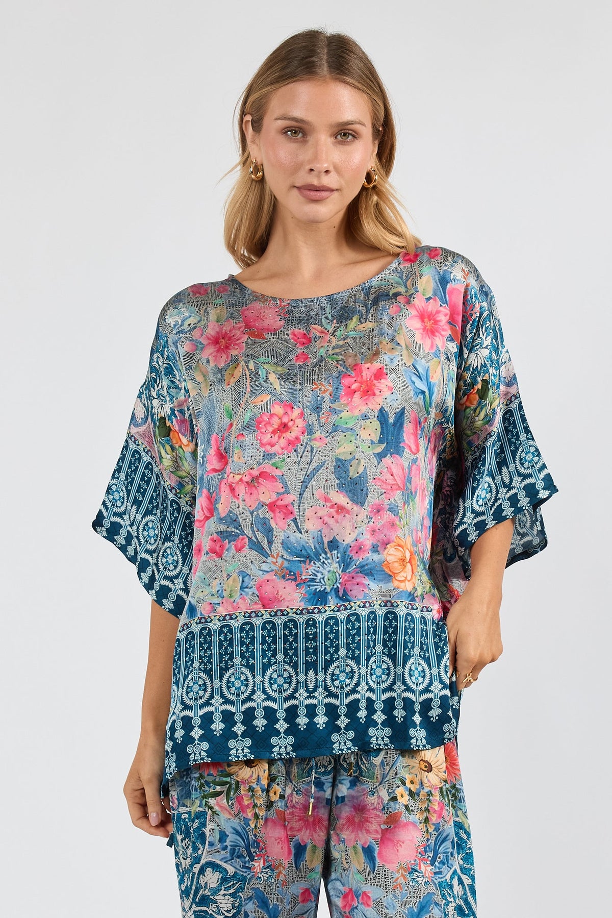 Image of a model wearing Tops. Product name - LulaSoul La Maroma Wide T Indigo in Indigo colour by brand - Lulasoul