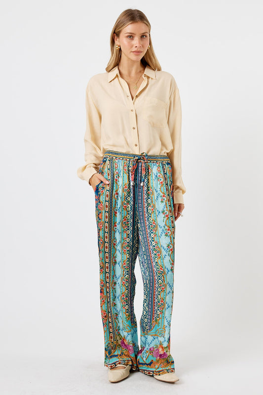 Image of a model wearing Pants. Product name - LulaSoul Manitoba Pant in Pant colour by brand - LulaSoul