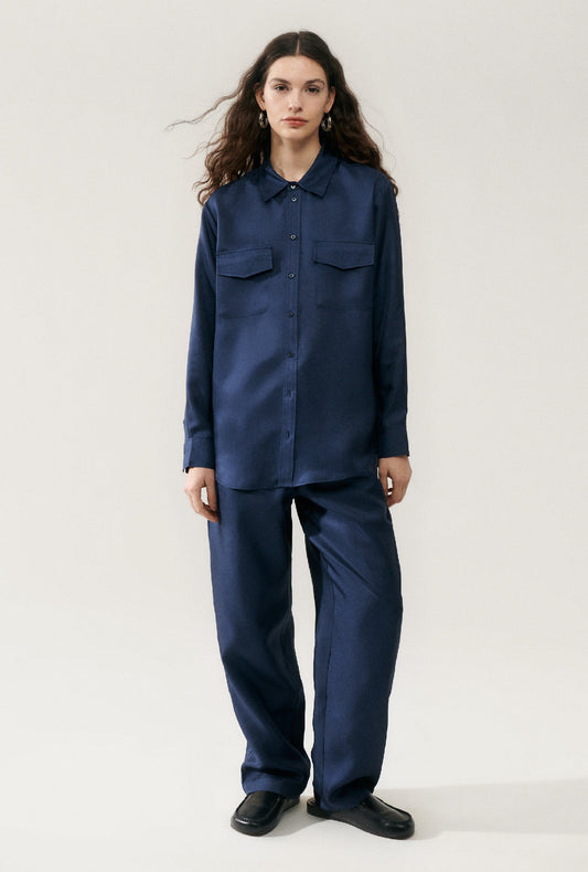Image of Shirts. Productname: Twill Boyfriend Shirt Midnight in Midnight colour by brand - Silk Laundry