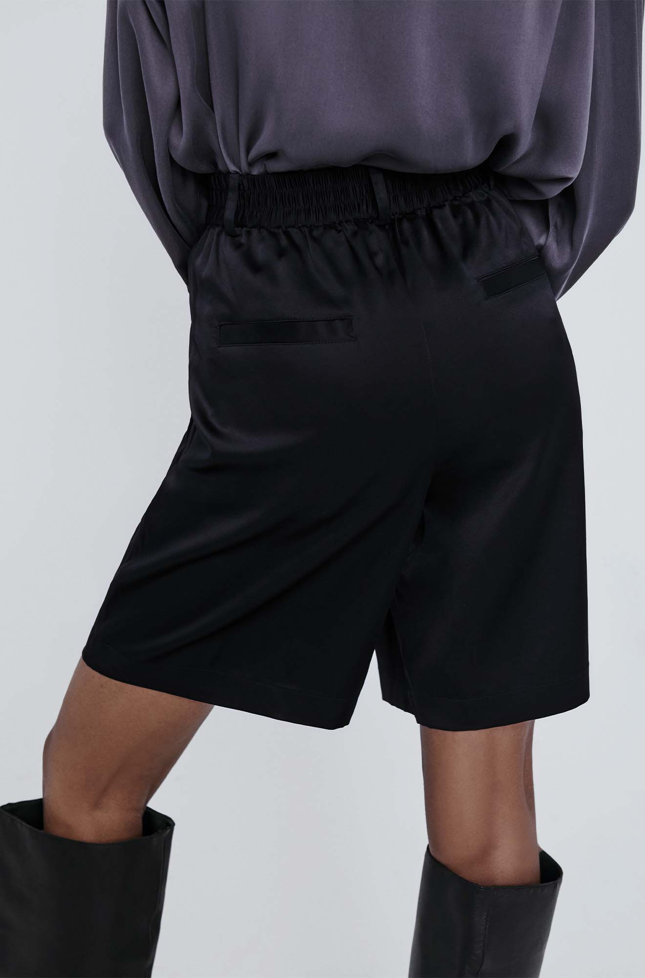 Silk Laundry Double Pleated Shorts (Black)