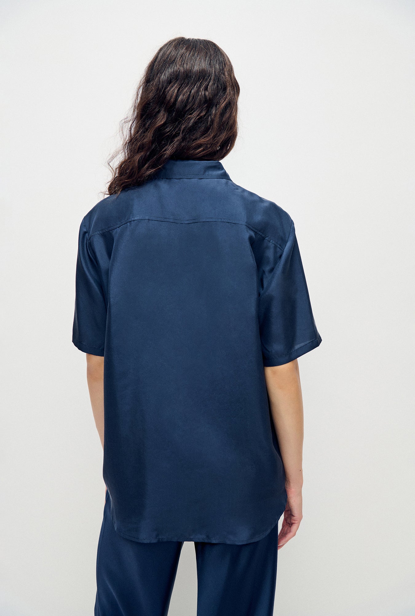 Silk Laundry Habotai Short Sleeve Boyfriend Shirt (Midnight)
