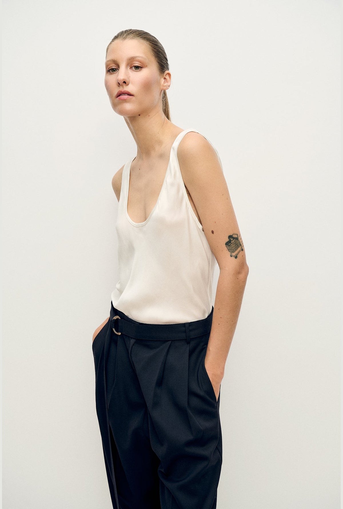 Silk Laundry Scoop Neck Tank (White)