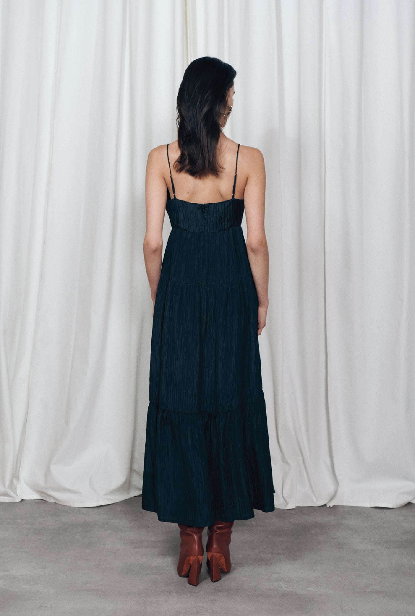 Silk Laundry Crinkle Bounce Dress (Black)