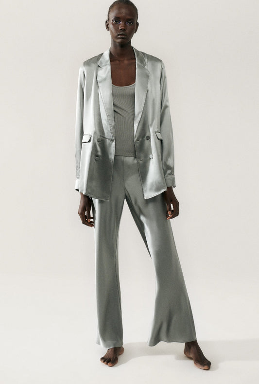 Image of a model wearing Tops. Productname: Silk Laundry RELAXED BLAZER in Moon colour by brand - Silk Laundry