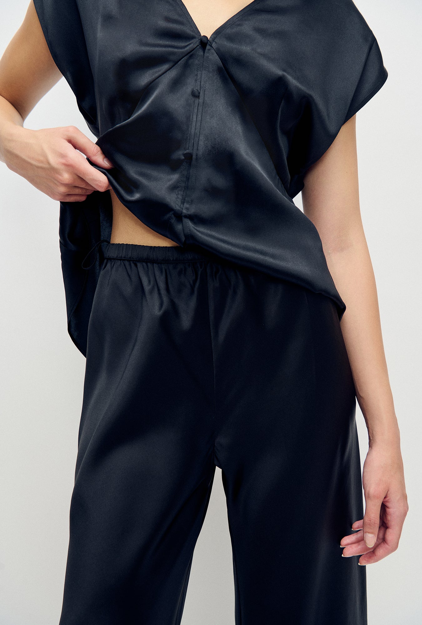 Silk Laundry Cropped Bias Cut Pants (Black)