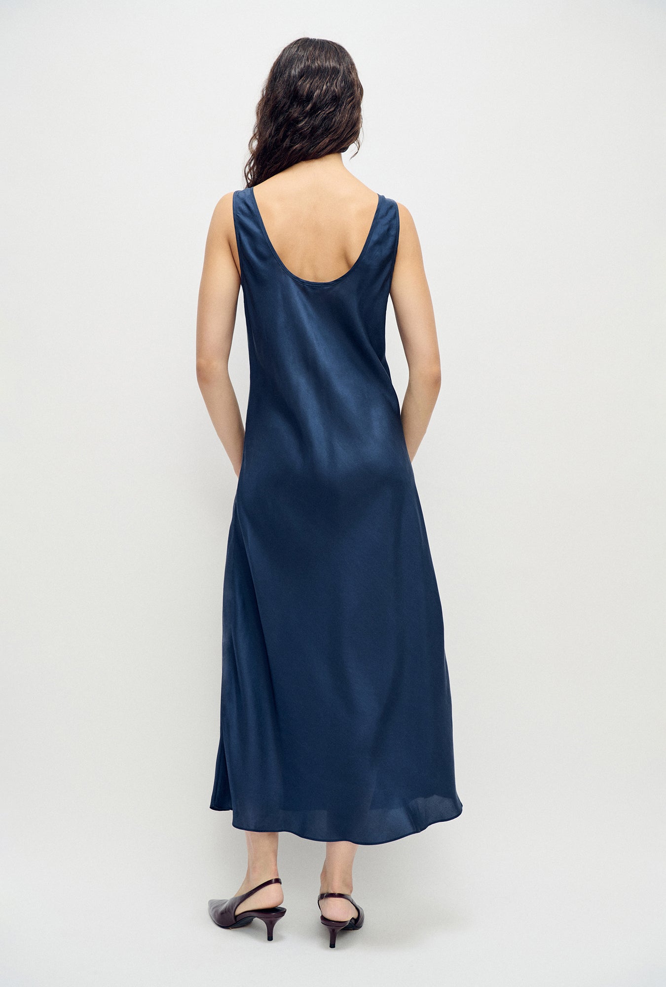 Silk Laundry Habotai Scoop Neck Dress (Midnight)