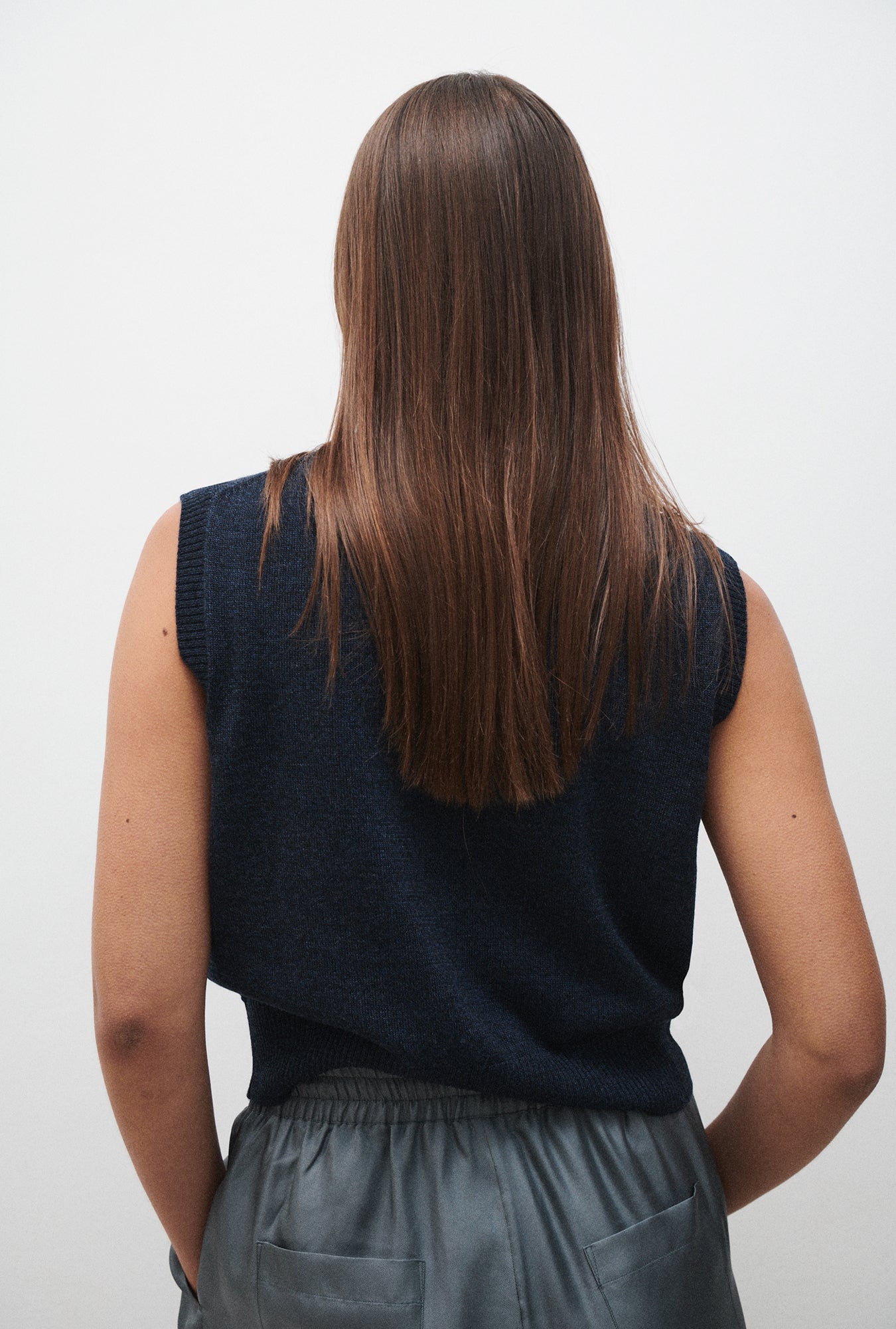Silk Laundry V-Neck Sweater Vest (Azul Melange)