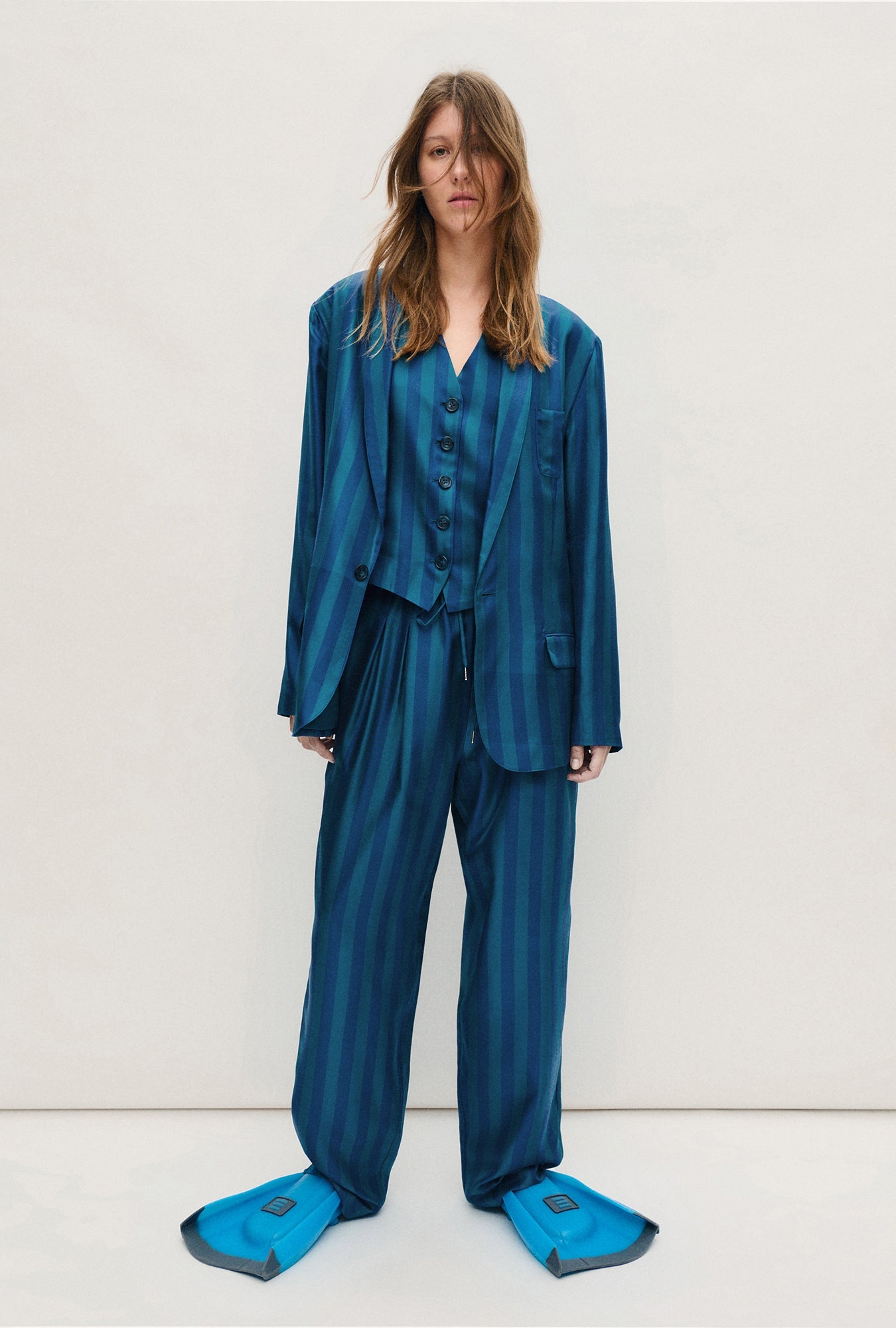 Silk Laundry Twill Vest (Blue Depths)