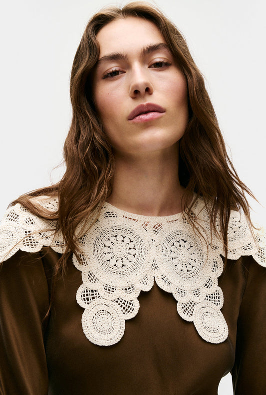 Image of Accessories. Productname: Silk Laundry Doilies Collar in Off-White colour by brand - Silk Laundry