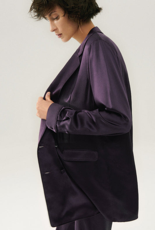 Image of a model wearing Outerwear. Productname: Relaxed Blazer Blackberry in Blackberry colour by brand - Silk Laundry