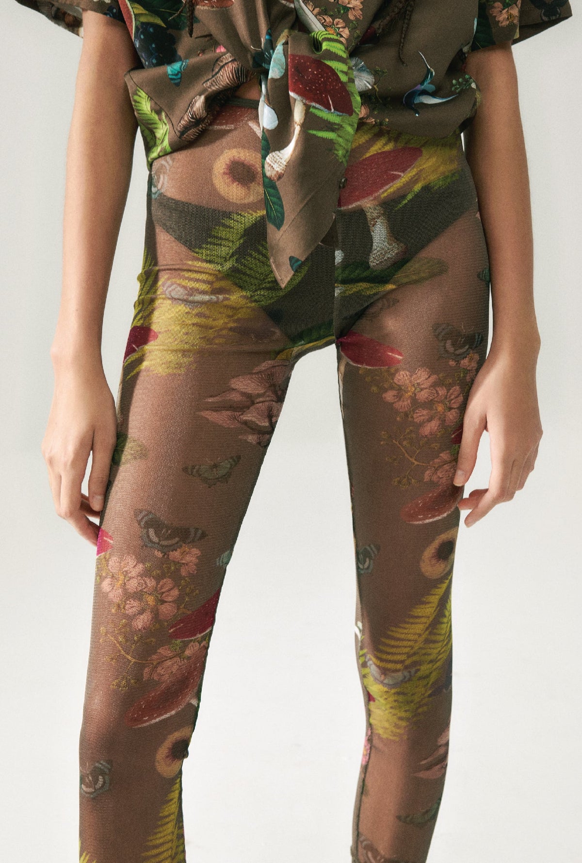 Silk Laundry Mesh Leggings (Magic Mushroom Dark Earth)