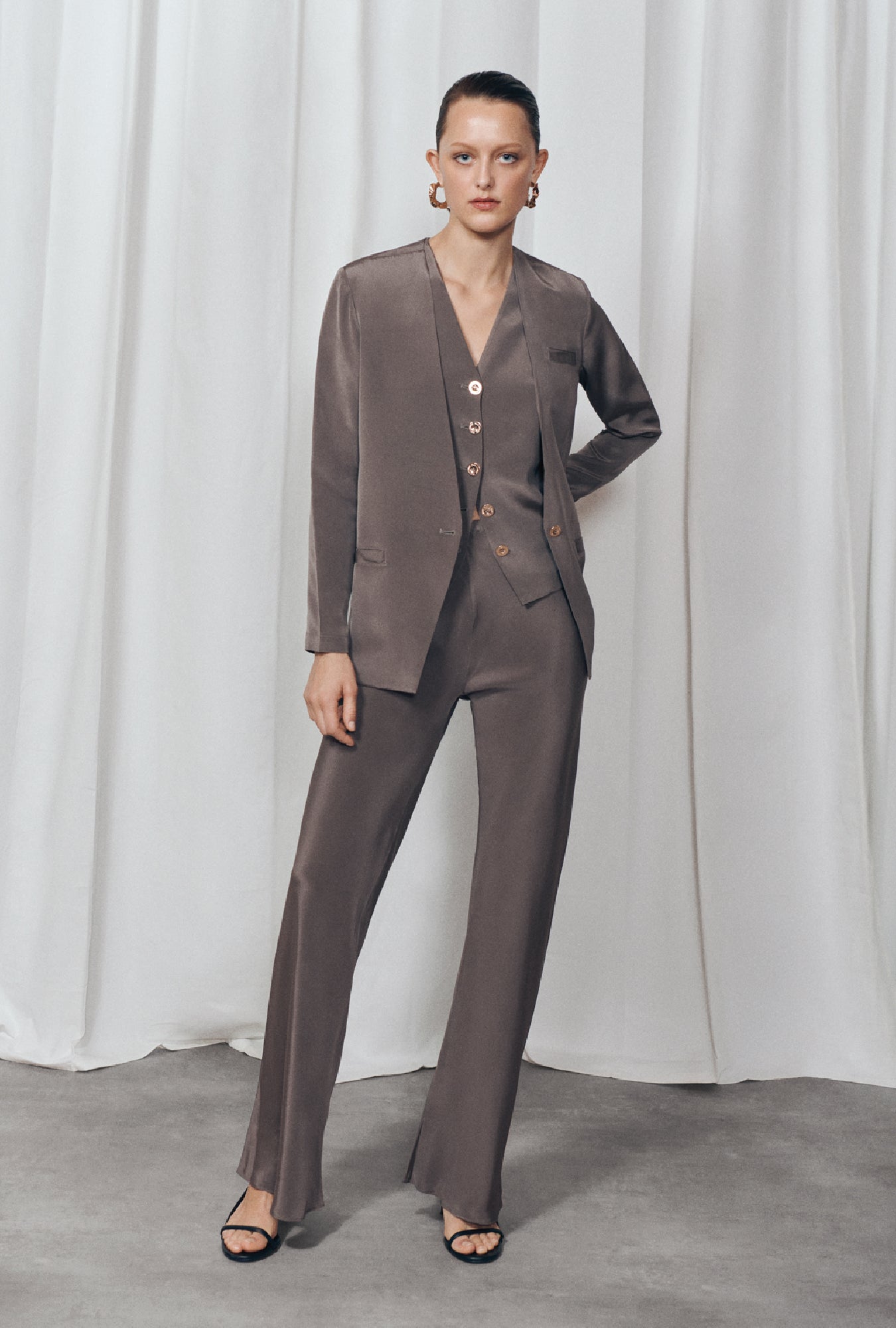 Silk Laundry CDC Collarless Blazer (Cinder)
