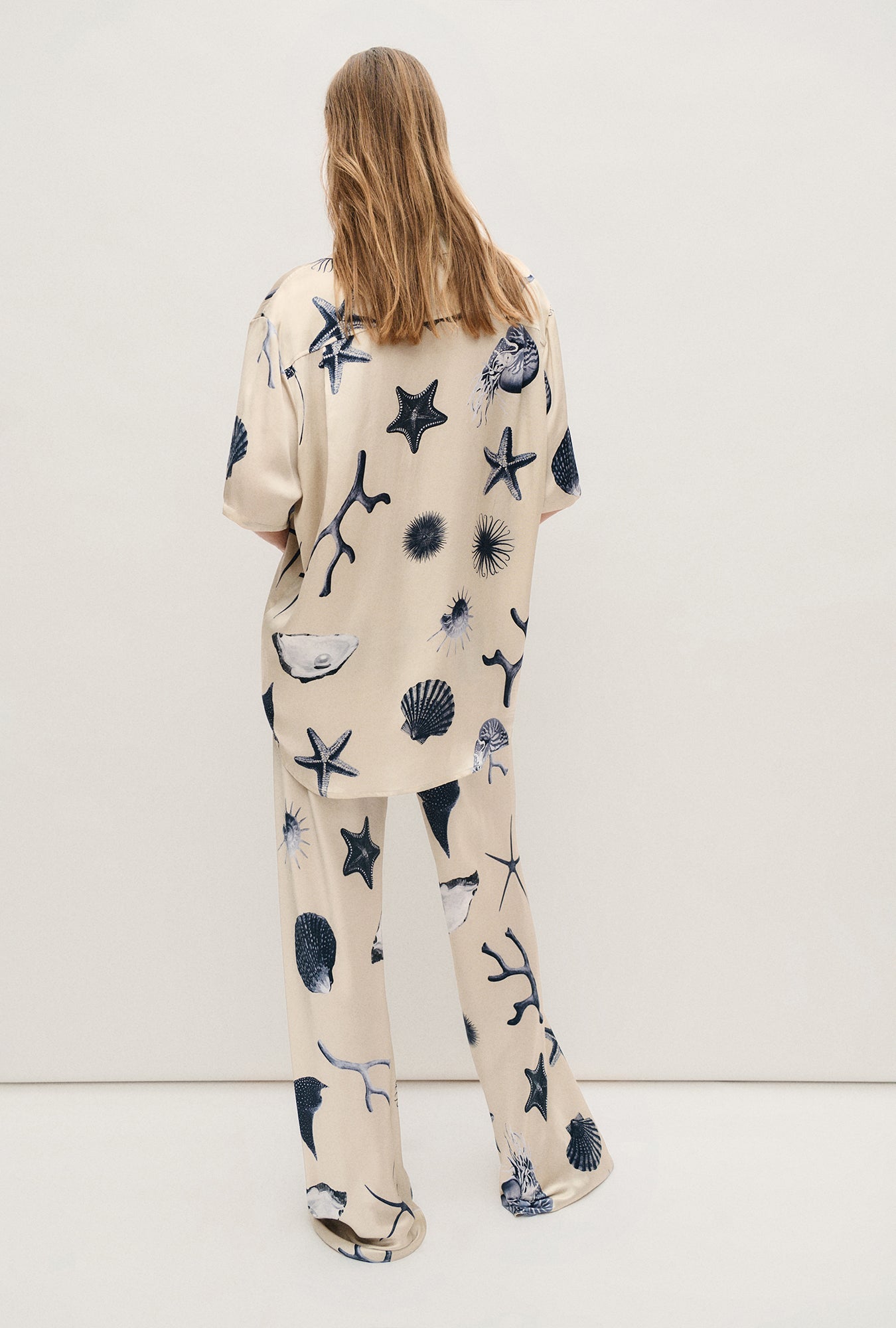 Silk Laundry Short Sleeve Boyfriend Shirt (Seashells)