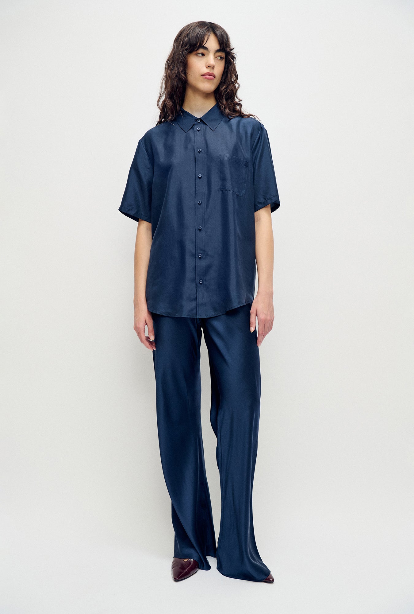 Silk Laundry Habotai Short Sleeve Boyfriend Shirt (Midnight)