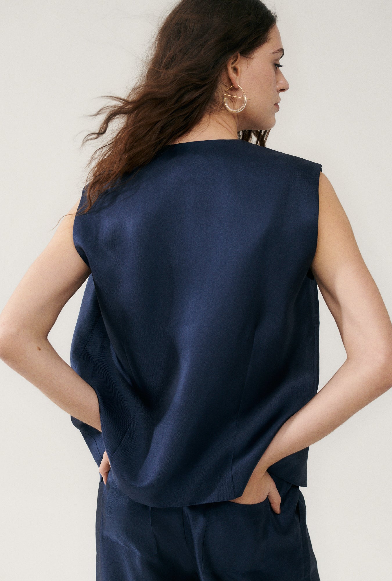 Silk Laundry Twill Slouch Vest (Midnight)