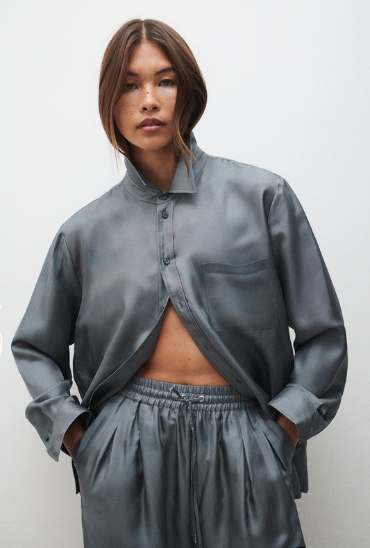 Image of a model wearing Tops. Productname: Silk Laundry TWILL BOYFRIEND SHIRT 2.0 in Slate colour by brand - Silk Laundry