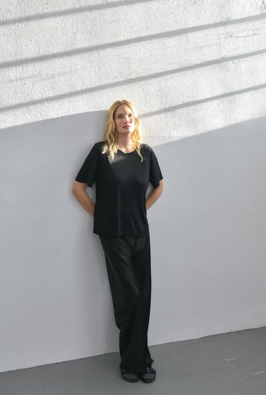 Image of T-Shirts. Productname: Ribbed T-Shirt Black in Black colour by brand - Silk Laundry