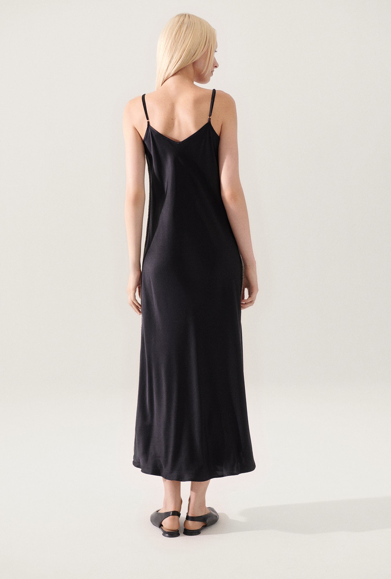 Silk Laundry 90s Slip Dress Blanket Stitch (Black)