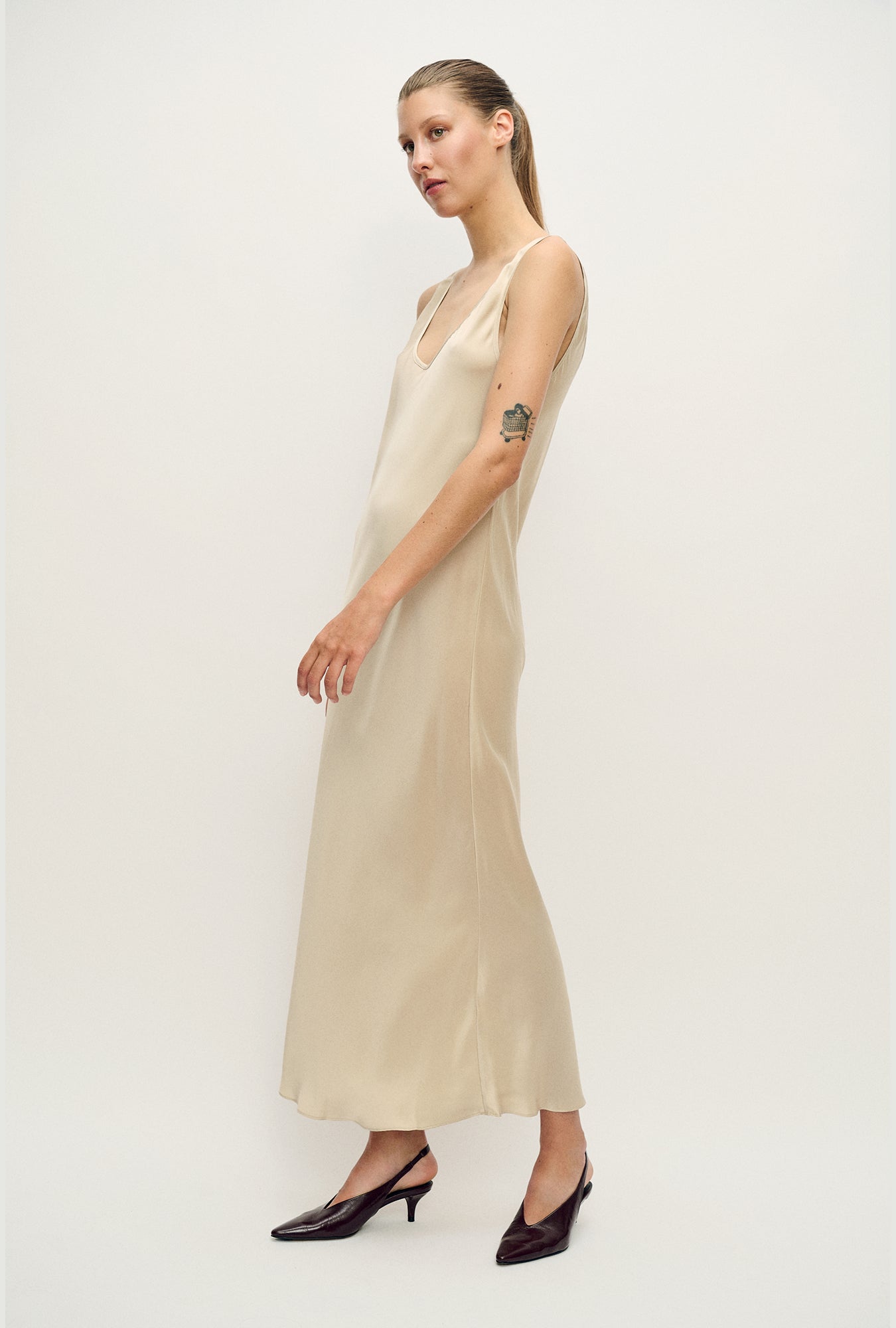 Silk Laundry Scoop Neck Dress (Hazelnut)