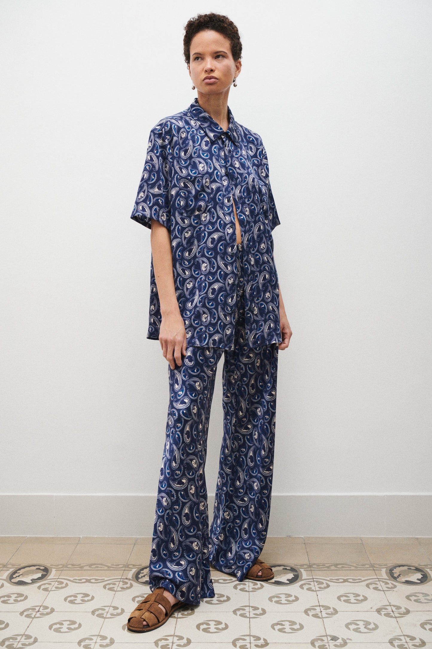 Silk Laundry Bias Cut Pants (Hounds Paisley)