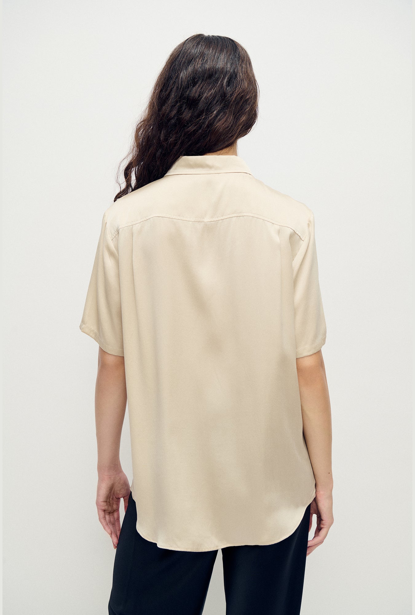 Silk Laundry Short Sleeve Boyfriend Shirt (Hazelnut)