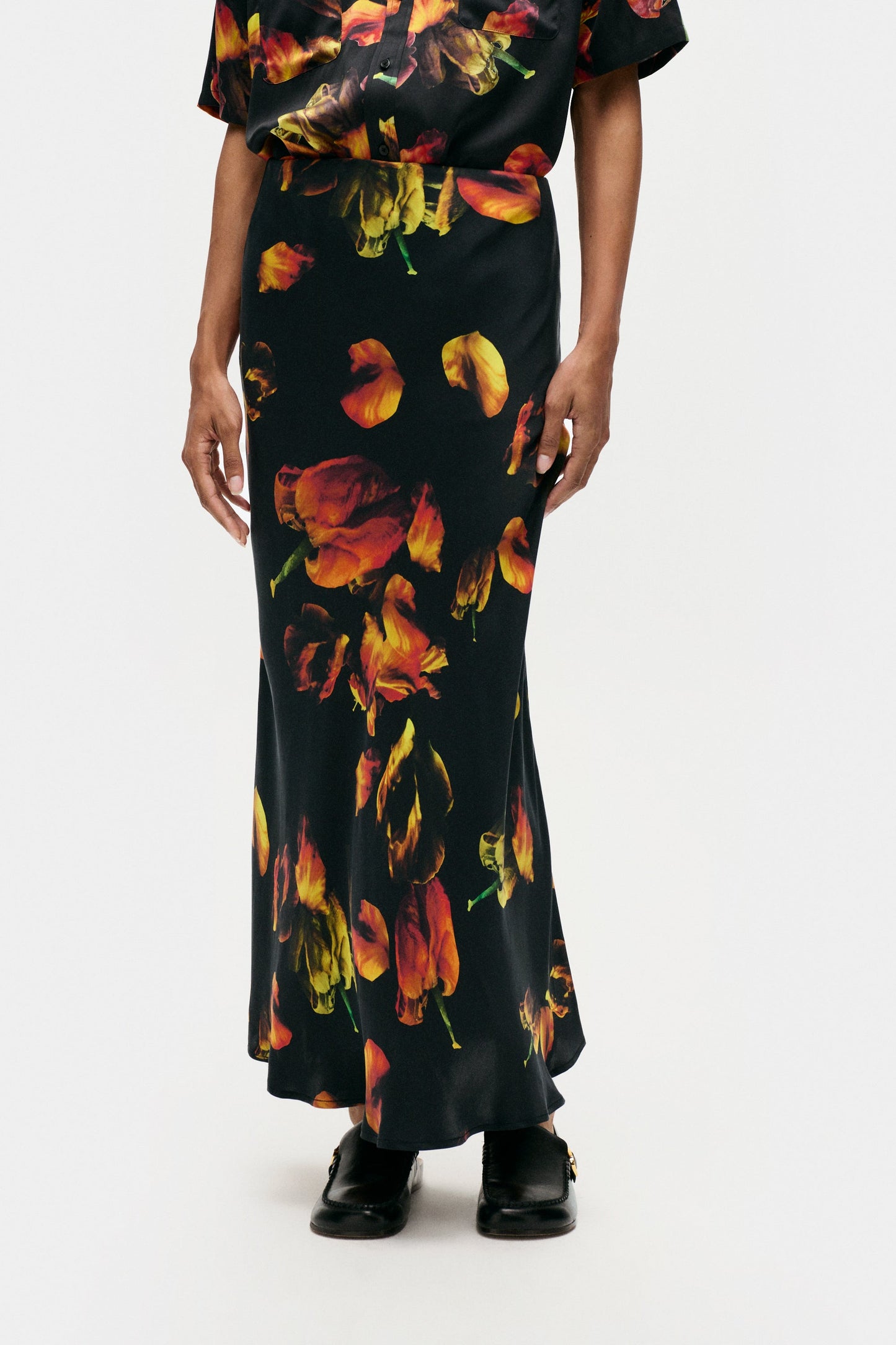 Silk Laundry Long Bias Cut Skirt (Tulipa Black)