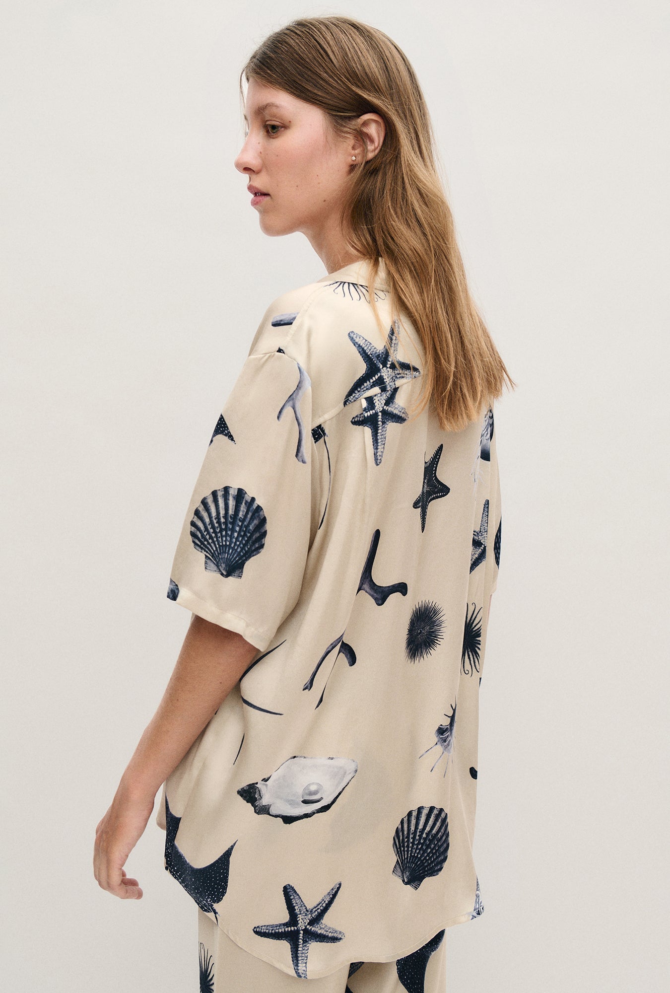 Silk Laundry Short Sleeve Boyfriend Shirt (Seashells)
