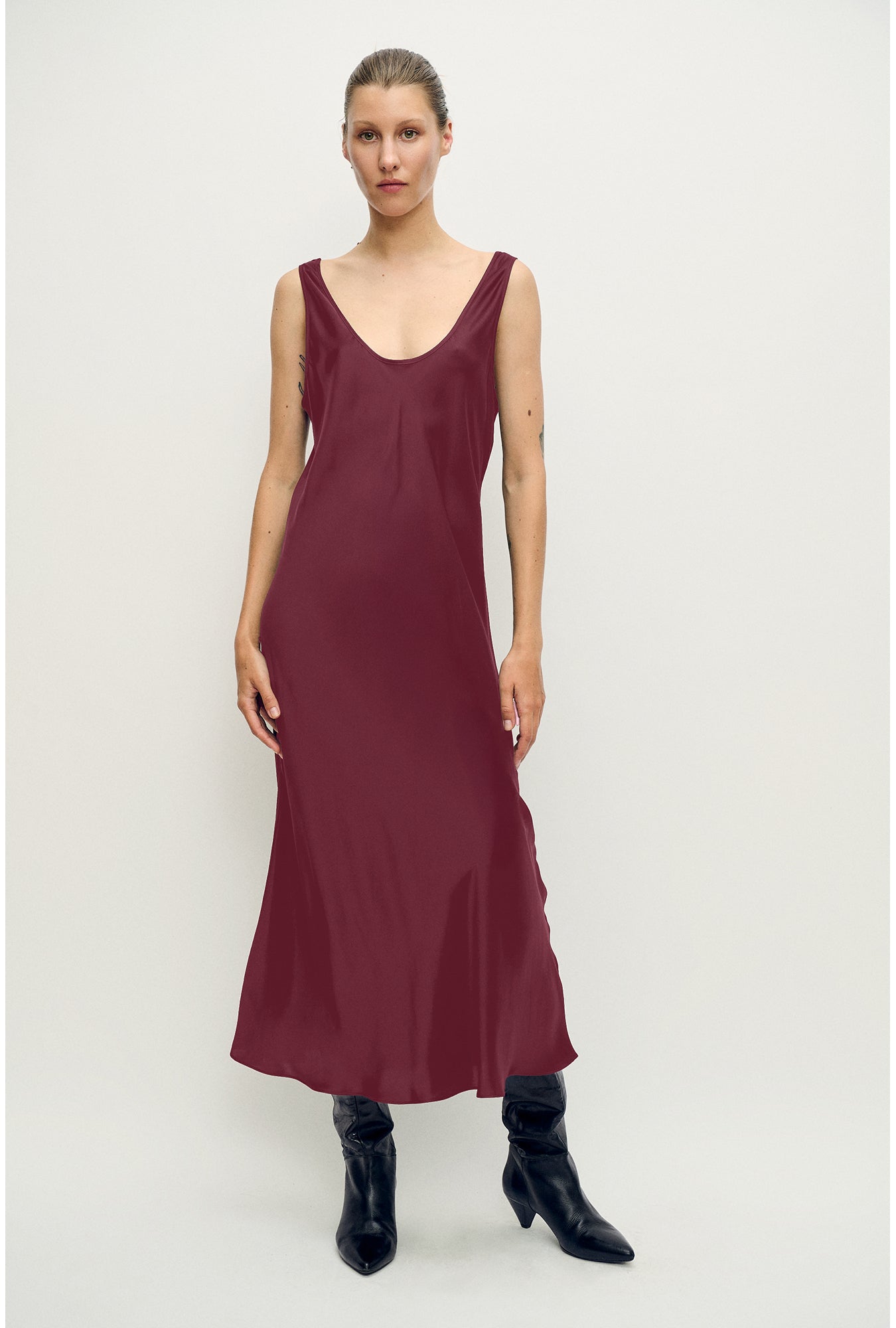 Image of Dresses. Product name - Scoop Neck Dress Deadleaf in Deadleaf colour by brand - Silk Laundry