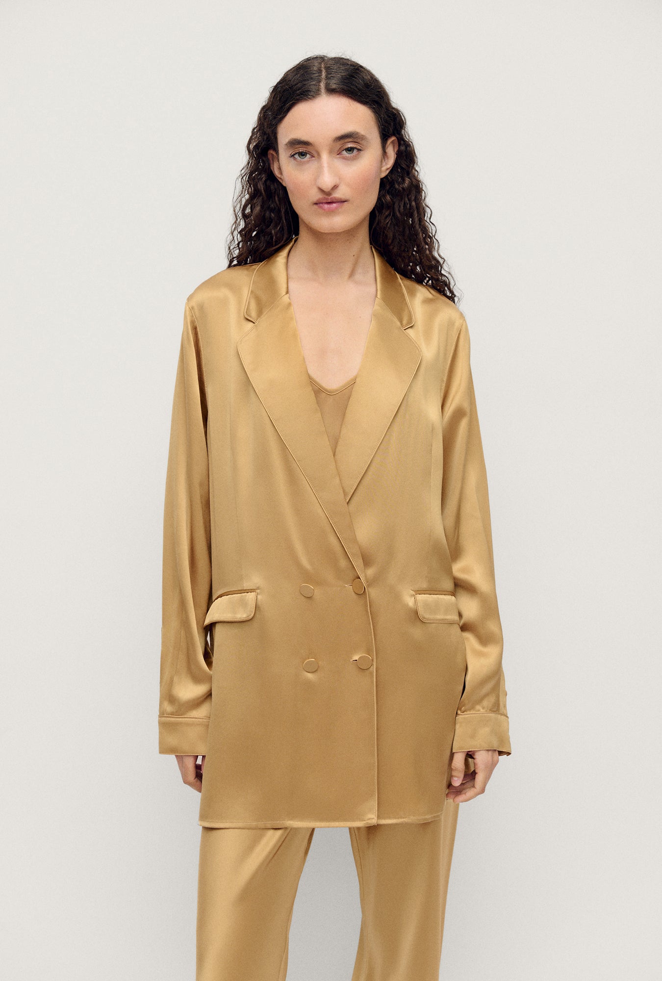Silk Laundry Relaxed Blazer (Cowrie)
