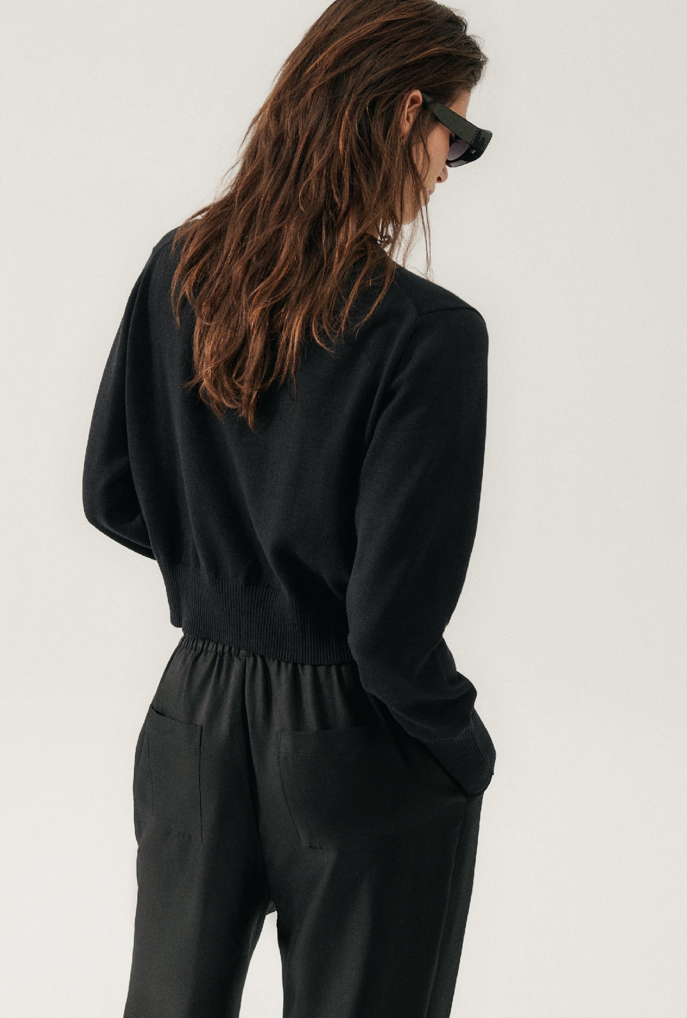 Silk Laundry Cropped Cardigan (Black)