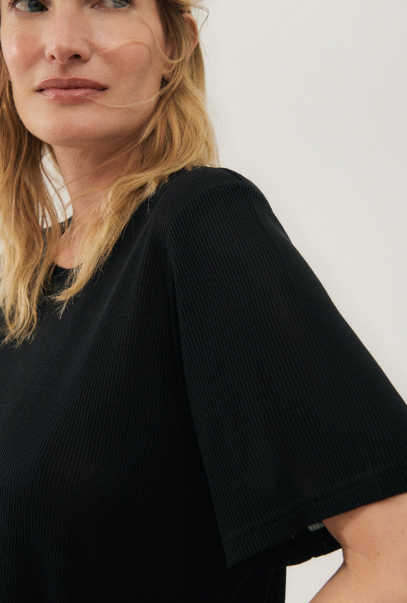 Silk Laundry Ribbed T-Shirt (Black)