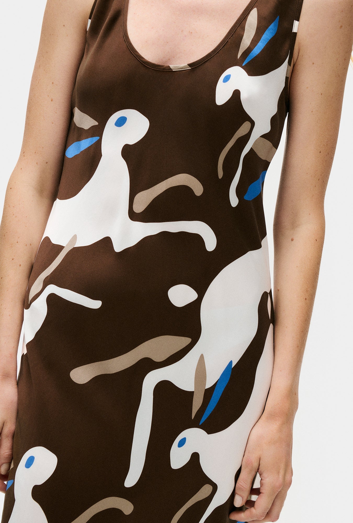 Silk Laundry Scoop Neck Dress (Rabbit Dark Earth)