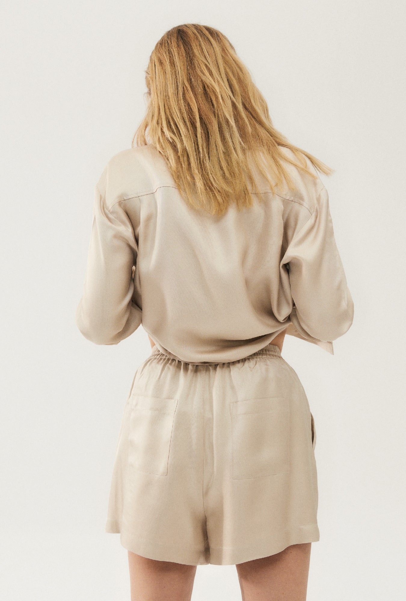 Silk Laundry Twill Slouch Shorts (Hazelnut)
