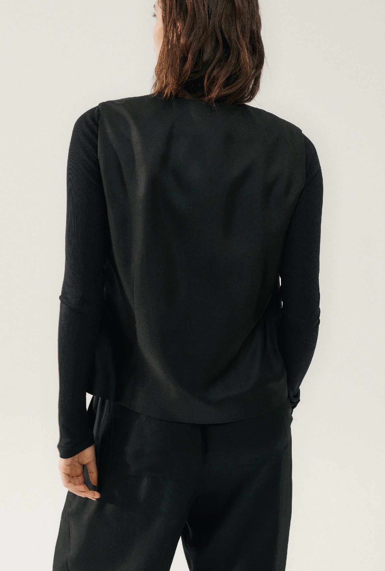 Silk Laundry Twill Slouch Vest (Black)