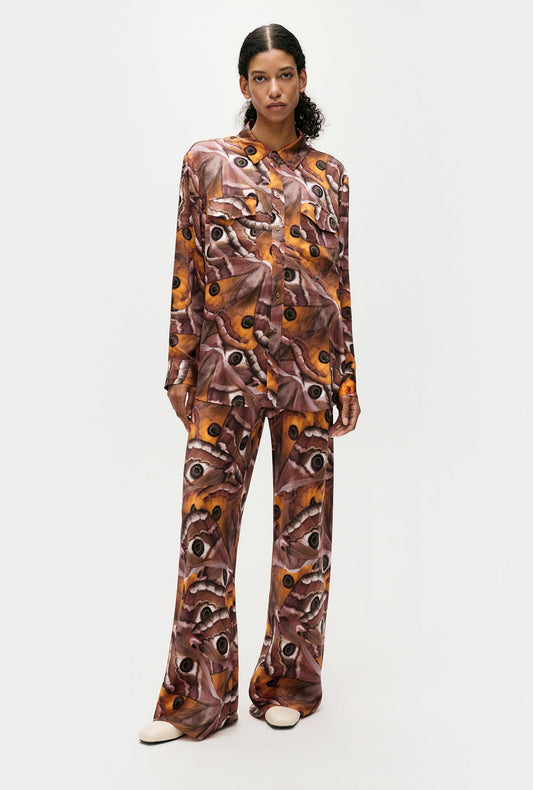 Image of a model wearing Tops. Productname: Silk Laundry Boyfriend Shirt in Wingspan colour by brand - Silk Laundry