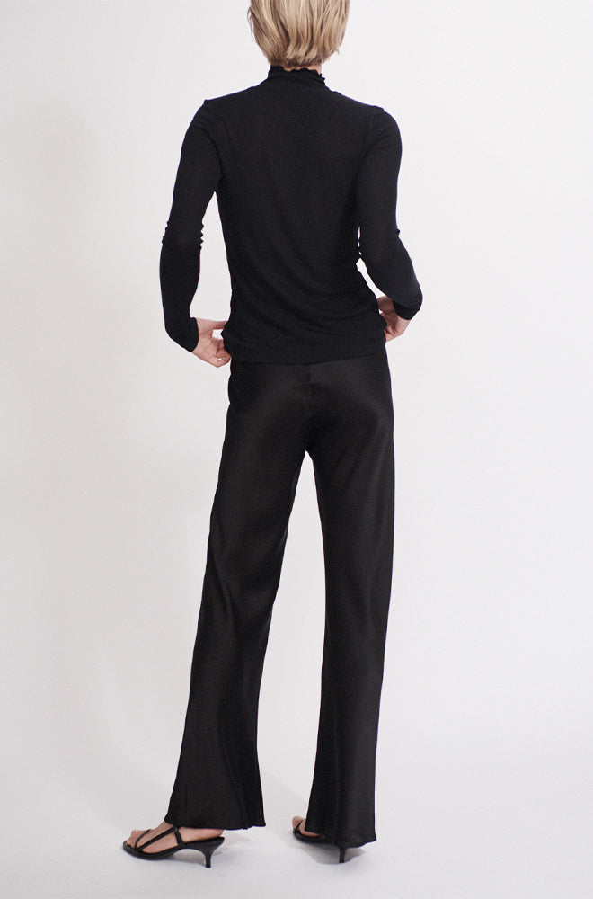 Silk Laundry Ribbed Turtleneck (Black)