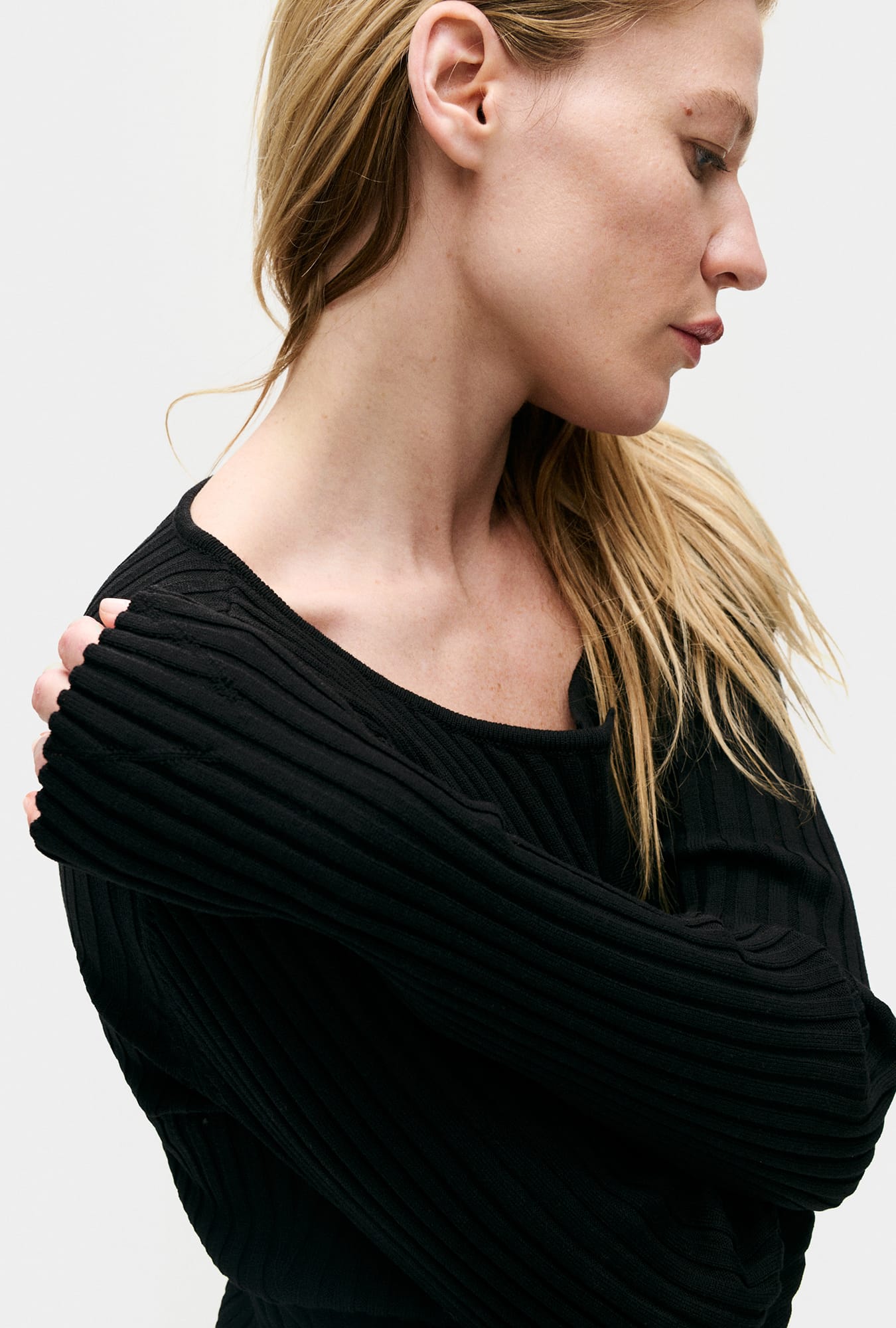 Silk Laundry Ribbed Kia Cardigan (Black)