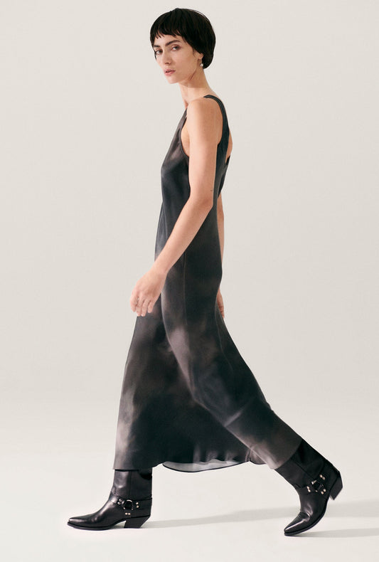 Image of Dresses. Productname: Scoop Neck Dress Smoke in Smoke colour by brand - Silk Laundry