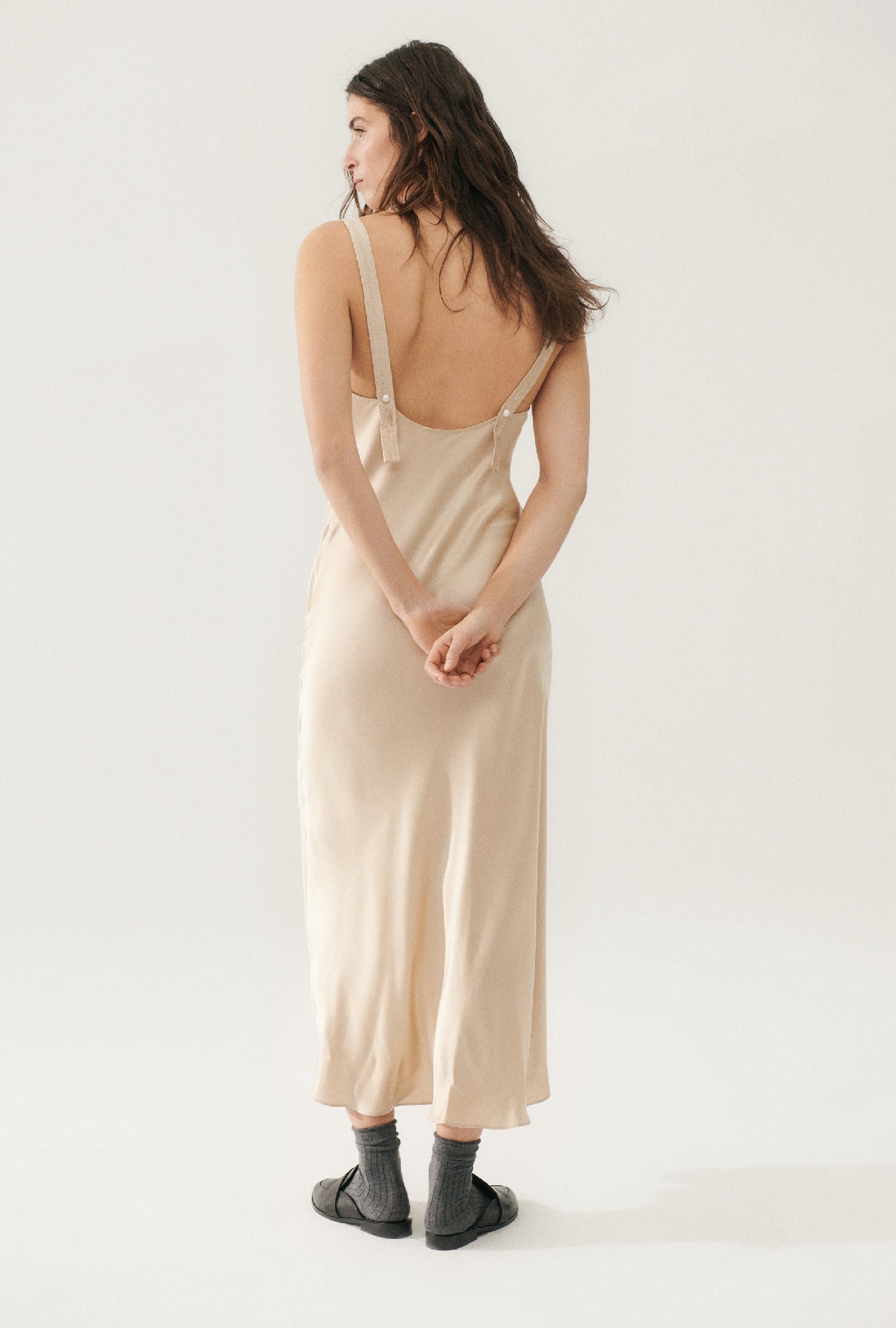 Silk Laundry Deco Ruched Dress (Hazelnut)