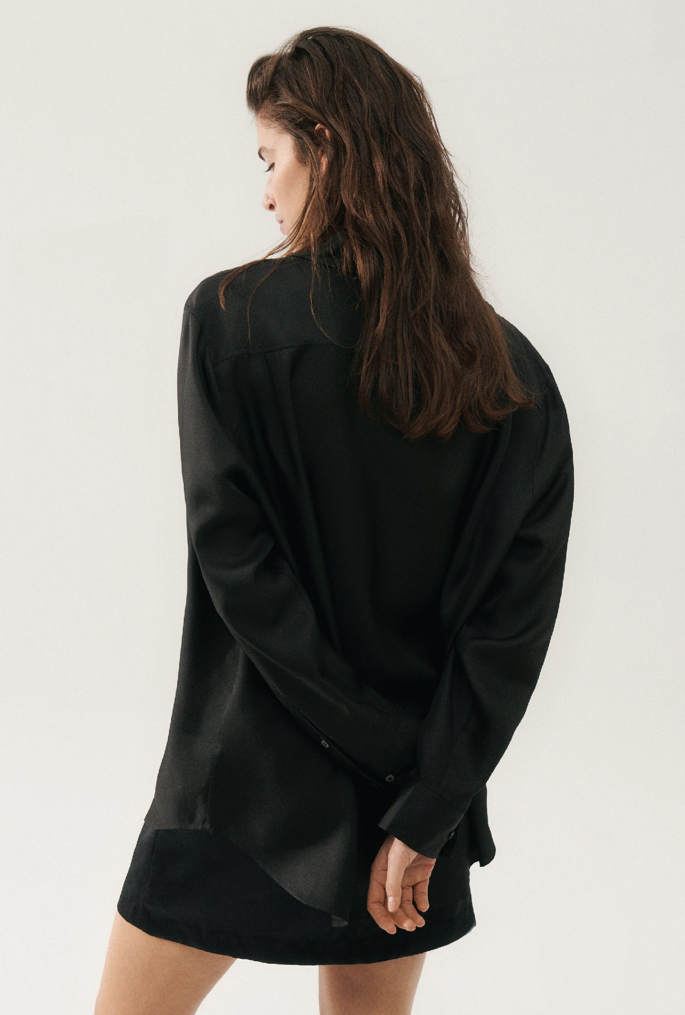 Silk Laundry Twill Boyfriend Shirt (Black)