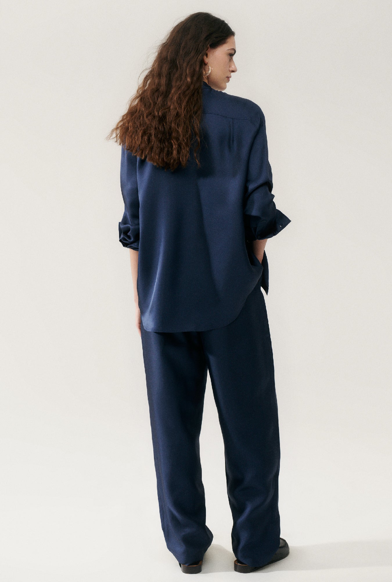 Silk Laundry Twill Boyfriend Shirt (Midnight)
