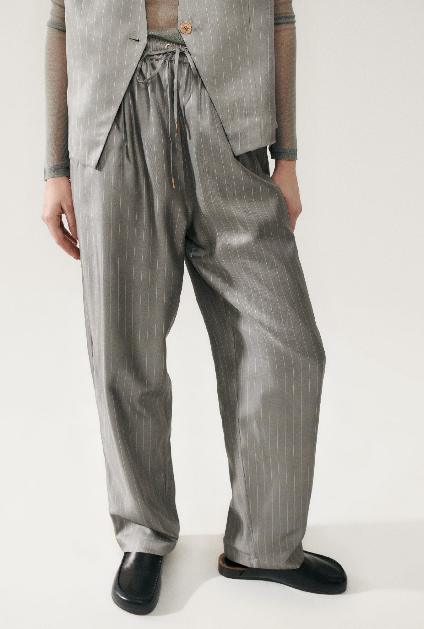 Silk Laundry Twill Slouch Pants (Moon Pinstripe)