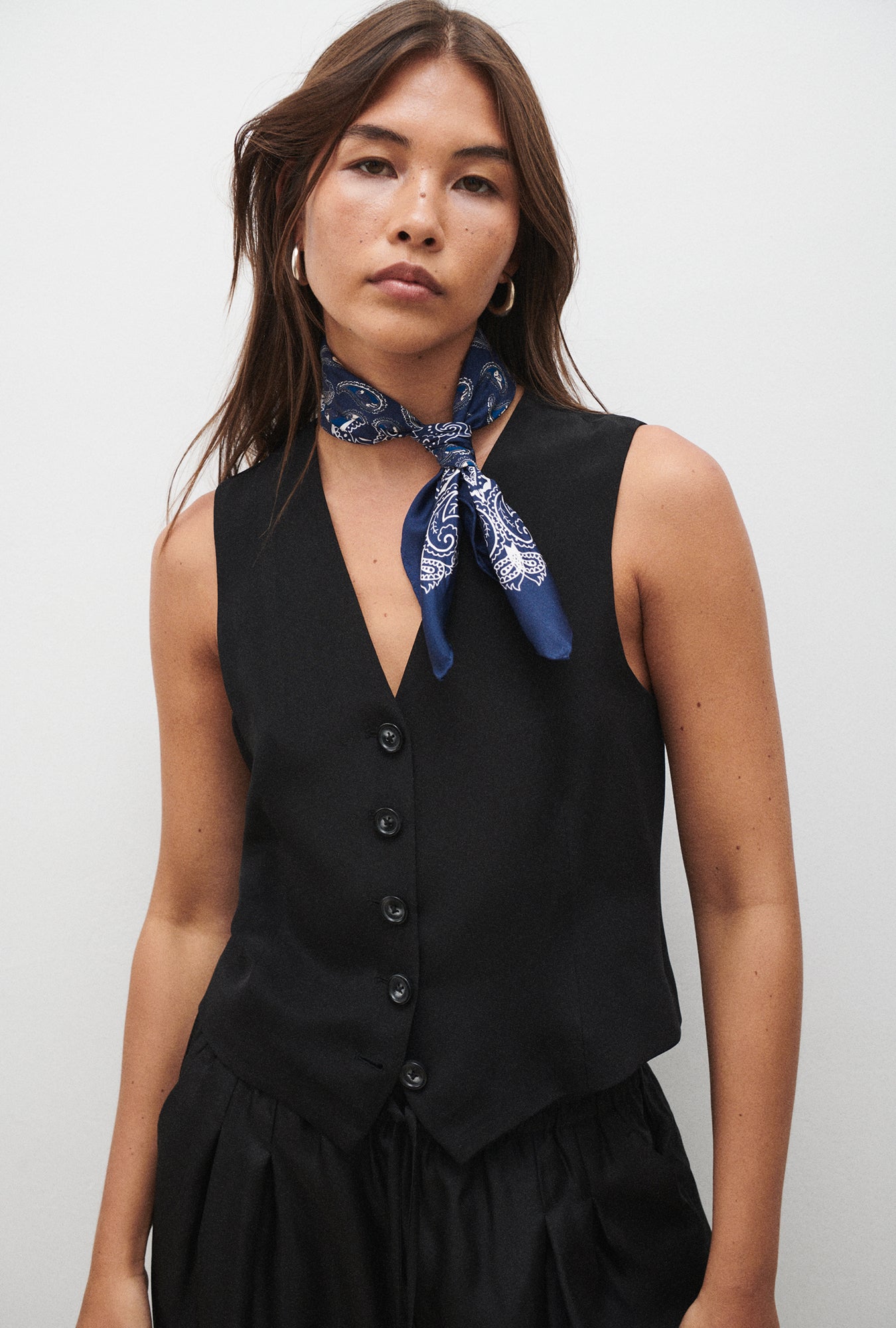 Silk Laundry Twill Vest (Black)