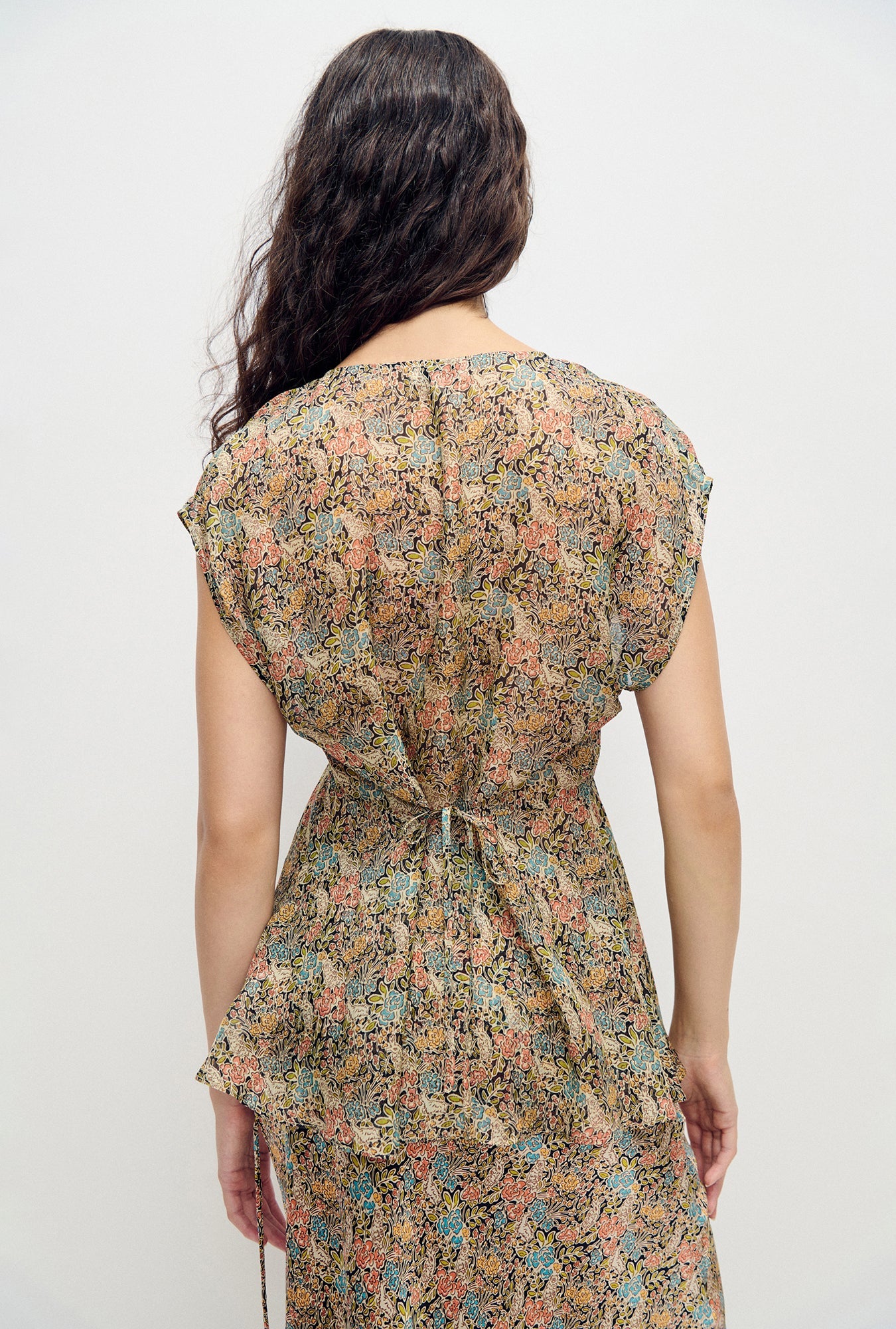 Silk Laundry Chiffon V-Neck Top (Sugar Floral)