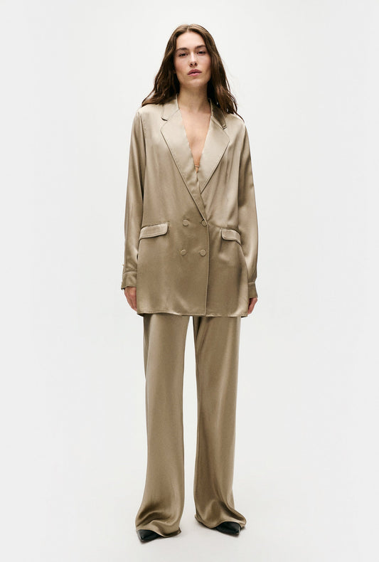 Image of a model wearing Outerwear. Productname: Silk Laundry Relaxed Blazer in Graphite colour by brand - Silk Laundry