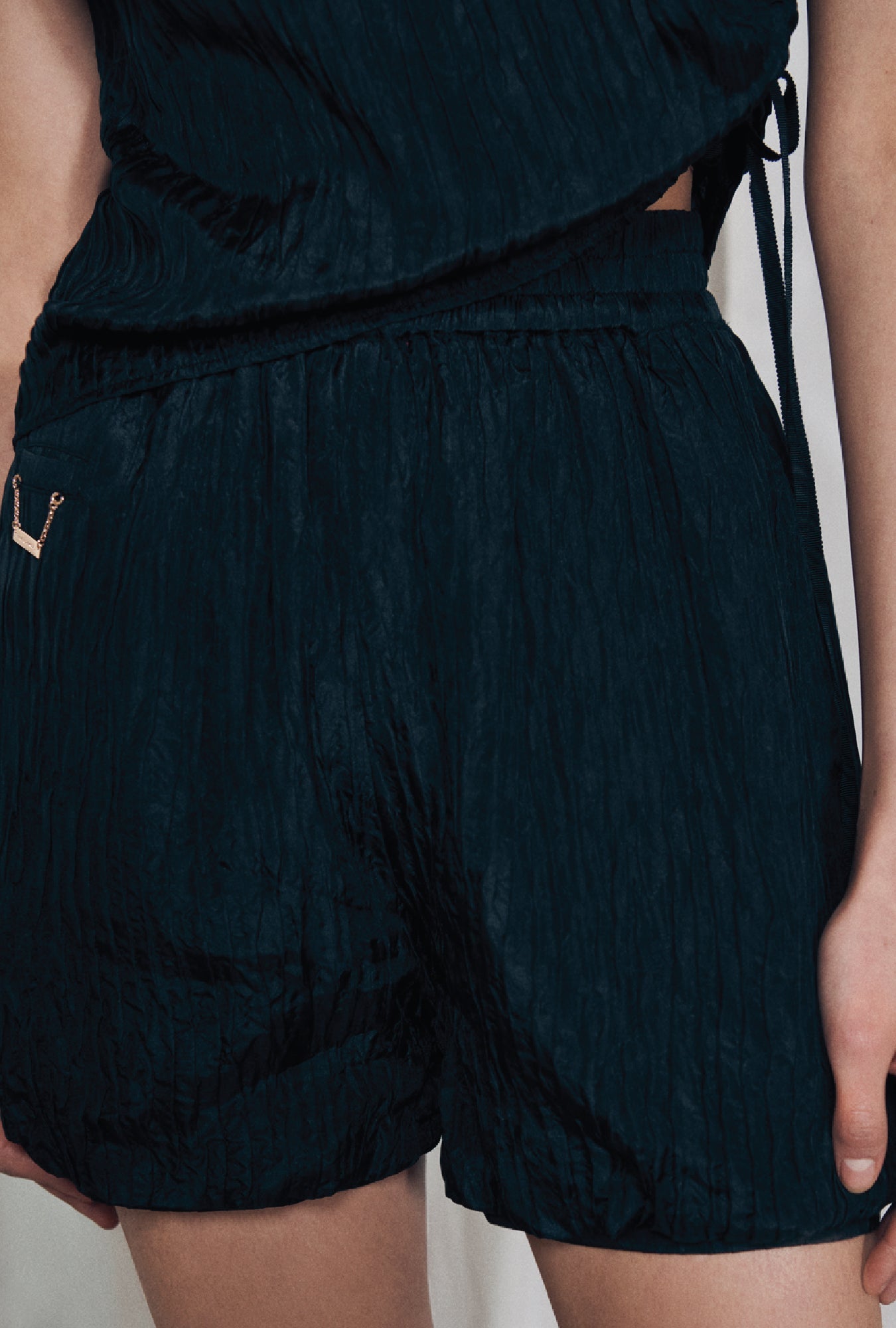 Silk Laundry Crinkle Shorts (Black)