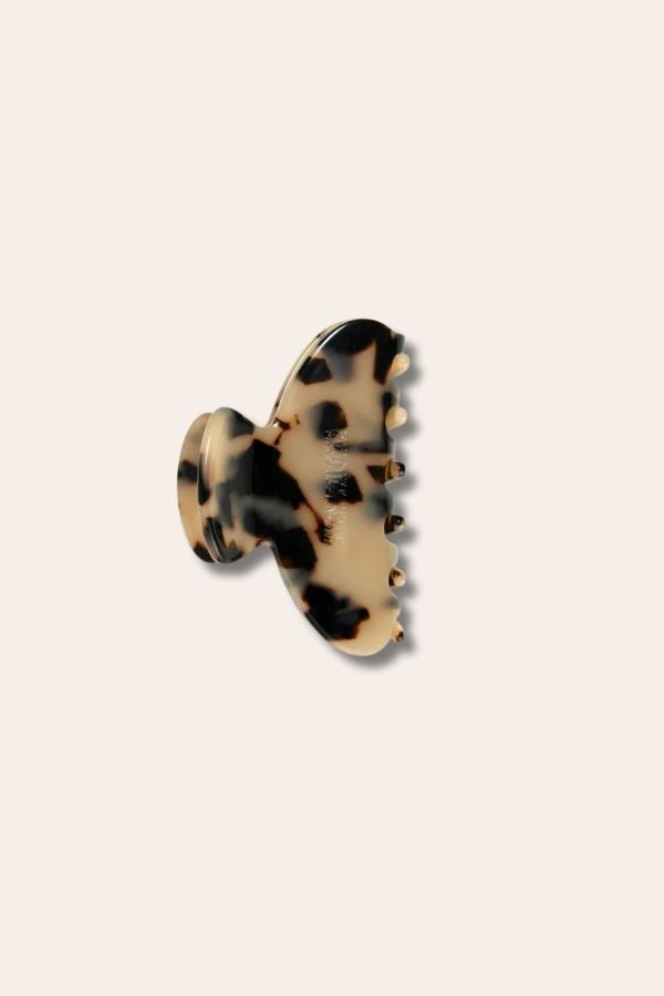Image of Hair Accessories. Productname: Hair Clip | Midi Blonde Tortoiseshell in Tortoiseshell colour by brand - Kabana