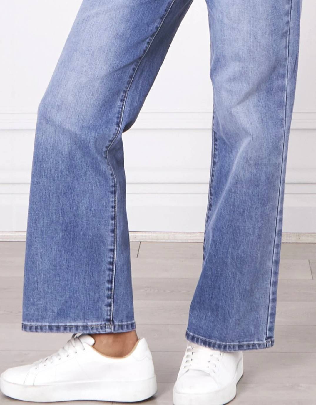 Demi Straight Leg Jeans - (Blue)