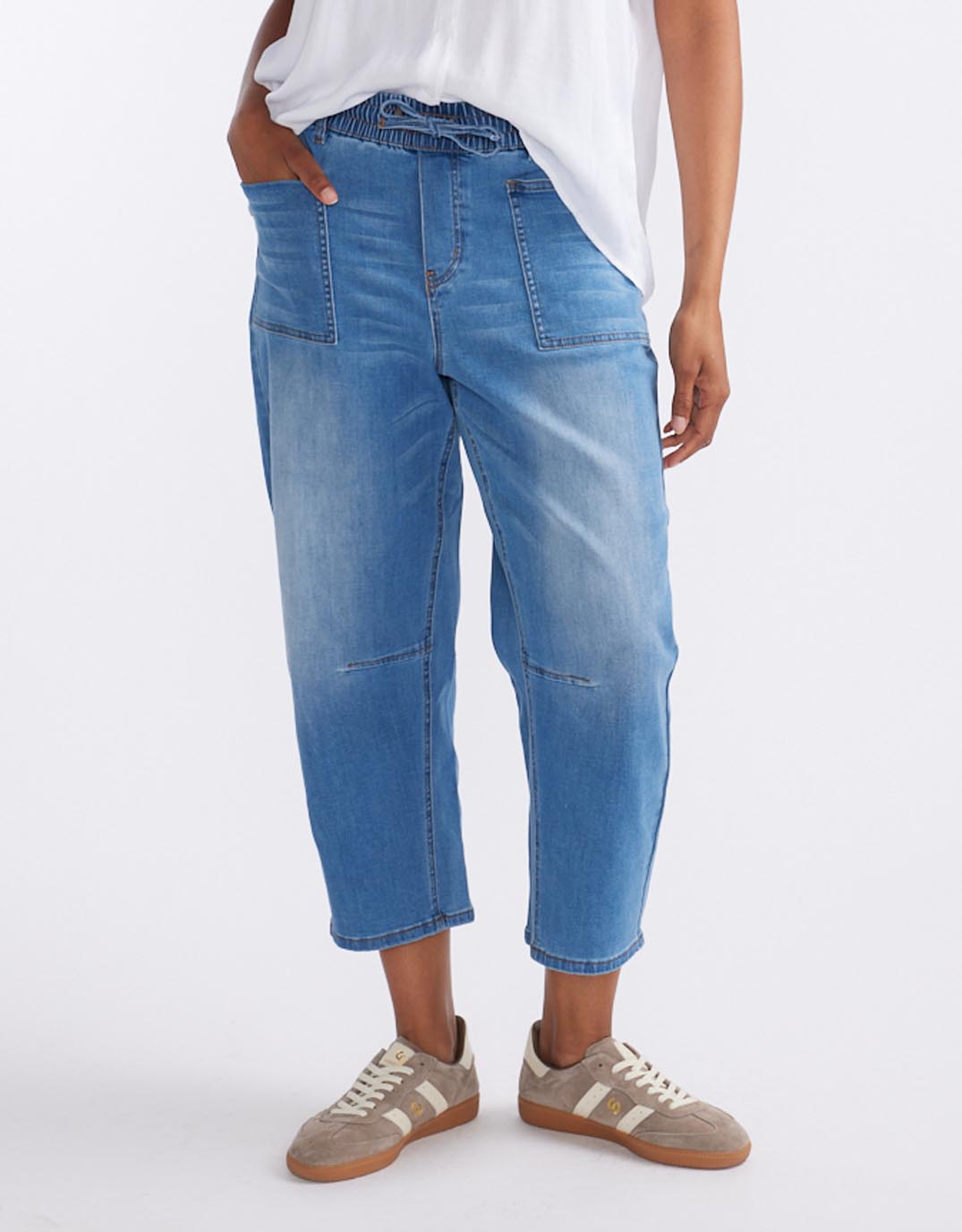 Image of Jeans. Productname: Leo Barrel Jeans - in Blue Denim colour by brand - Monaco
