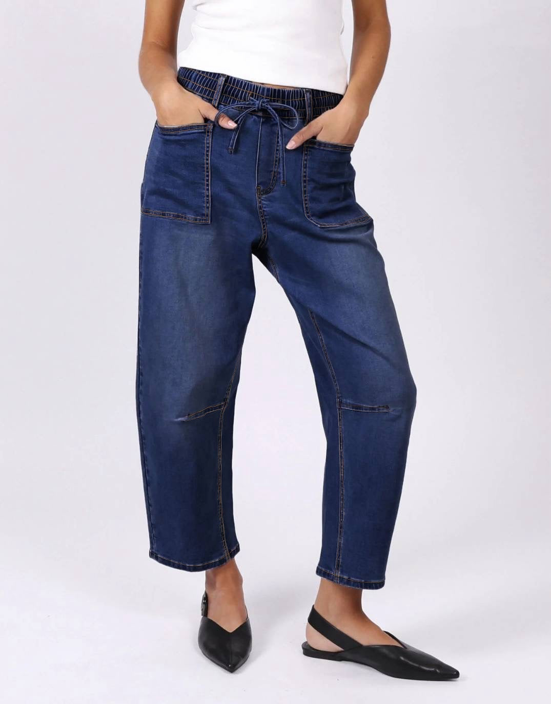 Image of Jeans. Productname: Leo Barrel Jeans - in Ink colour by brand - Monaco